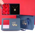 Colar Trevo de Coração + Caixa com 6 Rosas - FRETE GRÁTIS PARA TODO BRASIL